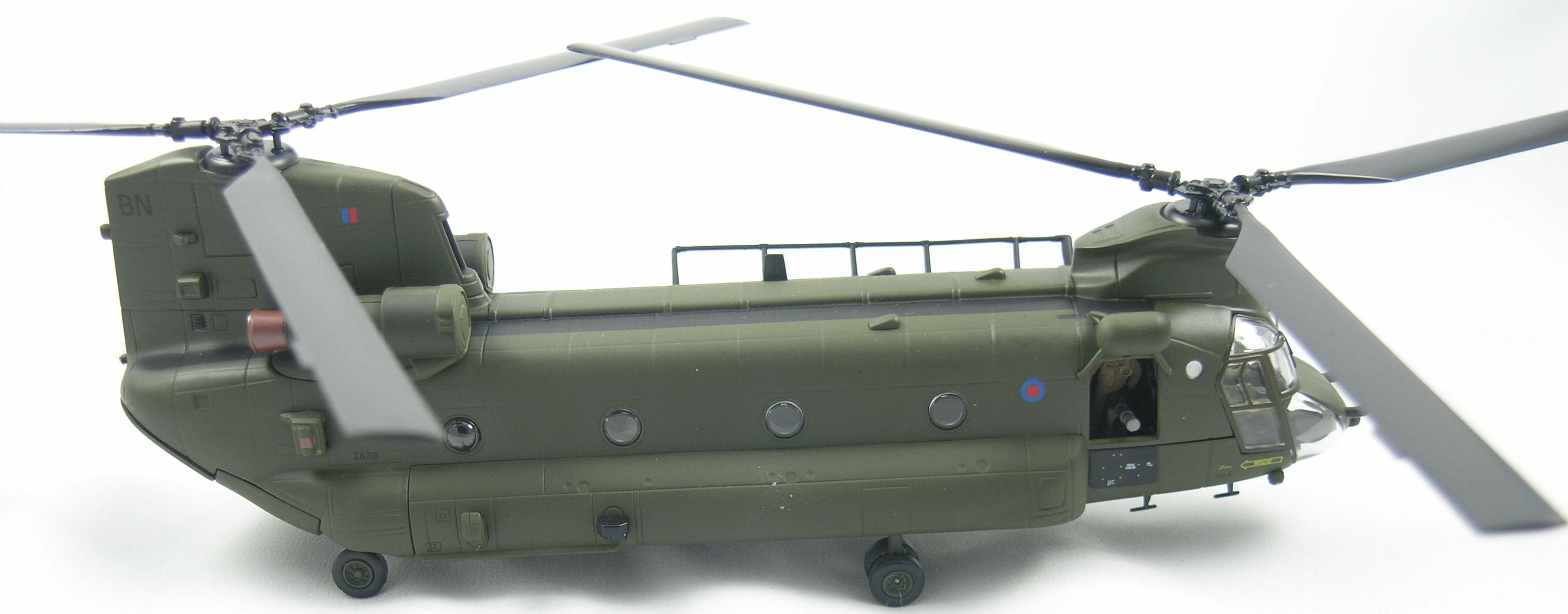 Chinook-AA34210-Top Right